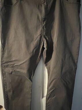 Wrangler Men's Dark Brown Straight-Leg Chinos